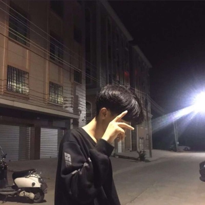 许司   高冷男生头像