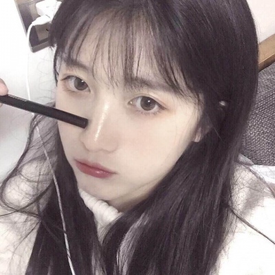 白灏宇:女生头像/可爱/意境/蝴蝶很美，终究蝴蝶飞不过沧海。