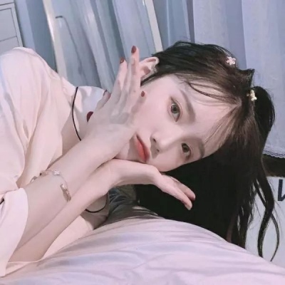 白灏宇:女生头像/可爱/意境/蝴蝶很美，终究蝴蝶飞不过沧海。