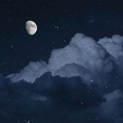 绾安#朋友圈背景#你是惊鸿一面一骑绝尘 亦是一眼万年风尘仆仆.