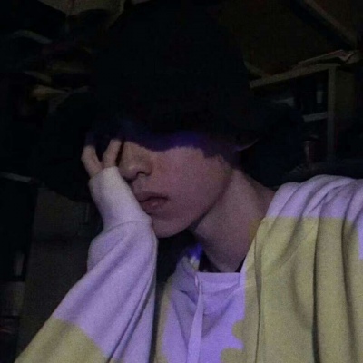 〈陈情〉复古男生头像 我们都是泛泛之辈，听首歌做个梦都会流泪。