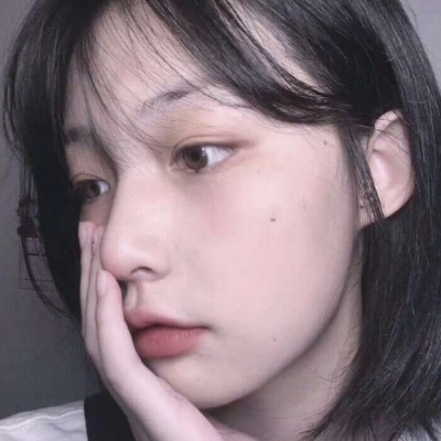 白灏宇:微信头像/女生/真人/可爱/我在於泥深处找到了一颗星星.