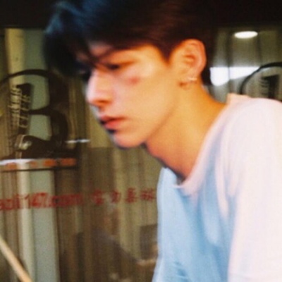 【男头】就算鞋很脏，也要笑得像国王