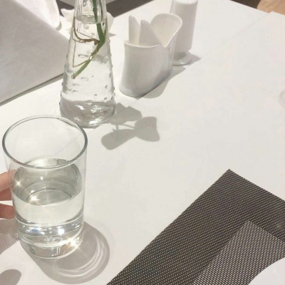 于泽＃潮流快手超火背景图＃人前不应该说的话 背后也别说
