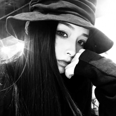 尧/黑白女头/我始终不是那个值得你狂奔的人