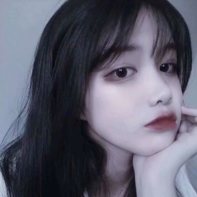 江奕/ins/简单/风格/御姐头像-别难过 过来抱