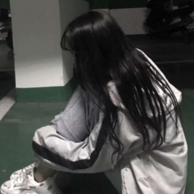 人们把难言的爱埋在土壤里