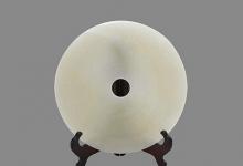 和氏璧是中间空环状的,是怎么做成玉玺呢?