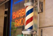 理发店的红白蓝旋转灯柱是怎么来的?