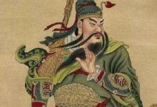 古代将军为什么在铠甲外披战袍?这样有什么用?