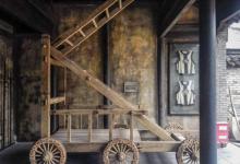 古代攻城云梯为什么不能被推翻?