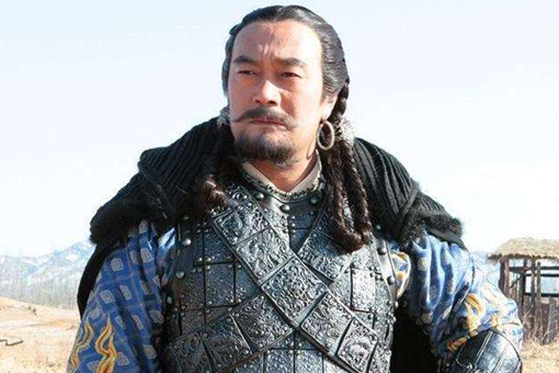 战乱之中;比这剧变稍早两月,契丹首领耶律阿保机敏锐地感觉到唐朝将亡