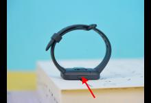 小编教你红米手表2如何开机。