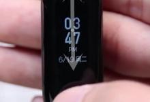 我来教你在小米手环3中测心率的教程。