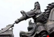 关羽的雕像为何是闭着眼睛的?