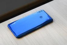 小编分享荣耀8x设置自动接听电话的基础操作。