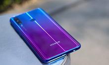 小编教你荣耀畅玩8a添加桌面插件的操作教程。