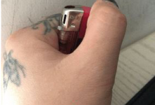 分享如何利用抖音拍摄打火机爱心特效