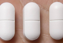 每天吃二甲双胍，为什么血糖降不下来？医生：怎么服用很重要