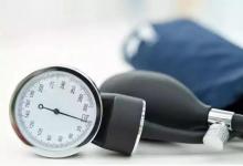 吃降压药不能喝牛奶，吃柚子？医生提醒：服用降压药，3物不能吃