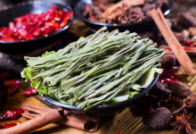 贡菜吃的的时候要焯水吗