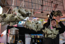 2023高考生挂粽子挂生的还是熟的