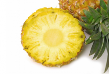 菠萝买整个的还是切好的好吃