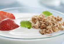 如何鉴别酸奶质量的好坏 鉴别酸奶质量的好坏有什么技巧