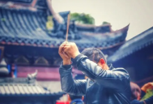 拜菩萨必须上香吗