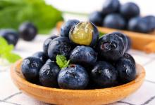 蓝莓直接吃还是榨汁对眼睛好