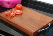 菜板有异味怎样处理 菜板有异味还可以用吗