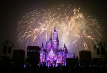 上海迪士尼看烟花是坐着看还是站着看