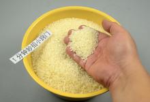 剪刀插进大米里，原来并不是迷信，用途拿钱难买，叮嘱家里人