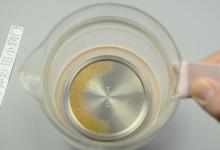 无论你家水壶有多脏，只需撒上一把它，水垢哗哗自己掉，太实用了