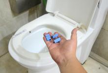 燕尾夹放卫生间的窍门，才知道太实用了，家家户户都需要，试试吧