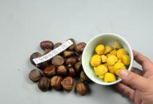 今天才知道，剥板栗用一个窍门，又快又方便，分分钟轻松剥一大碗