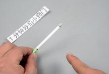 不管家里有钱没钱，门把手上挂条湿毛巾，不是迷信，回家试试