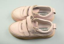 鞋子汗臭不用水洗，脱鞋以后撒入它，再也不怕会发臭，抓紧试试