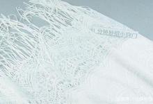 女生穿裙子没口袋，不方便装钱装手机？实用妙招值得女性朋友学习