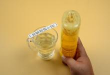 蜜厂员工告诉我，只需倒立蜂蜜瓶，蜂蜜好坏一眼便知，快告诉家人