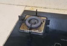 双燃气灶的左边不能炒菜？多亏燃气灶安装师傅提醒，以前都用错了