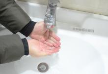 无论男女，身体有3个部位不要每天洗，太干净反而害了你，都看看