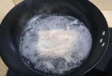 炖肉、煮食物的浮沫是精华还是脏东西？该不该撇掉？多数人都做错