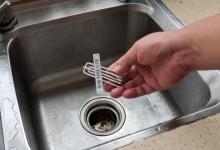 洗碗池放一个窗帘挂钩，真是厉害了，好多人不清楚有啥用，试试吧