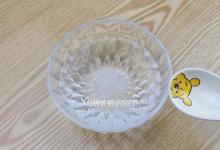 我家从来不点蚊香，清水里加一点，放房间一晚，蚊子来多少死多少