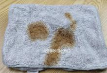 毛巾不管多脏多黄，在水里撒一把它，一搓干净如新，方法太实用了