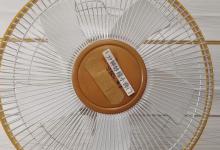 今天才知道，创可贴贴在风扇上，还有个实用的隐藏用途，长知识了