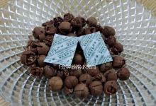 食品中的干燥剂，一包都别扔！放在厨房太值钱了，邻居看了抢着学