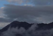 黑云翻墨未遮山的下一句是什么？