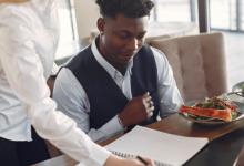 遇到恶意买家不发货可以吗？应该怎么应对？